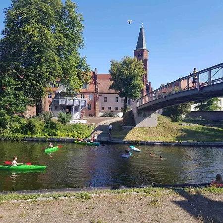 Carlo Familienfreundliches 3-raum Auf Der Dom-insel * Brandenburg (Brandenburg an der Havel)