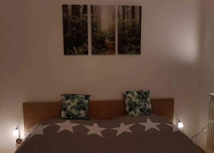 Carlo Familienfreundliches 3-raum Auf Der Dom-insel * Brandenburg (Brandenburg an der Havel)